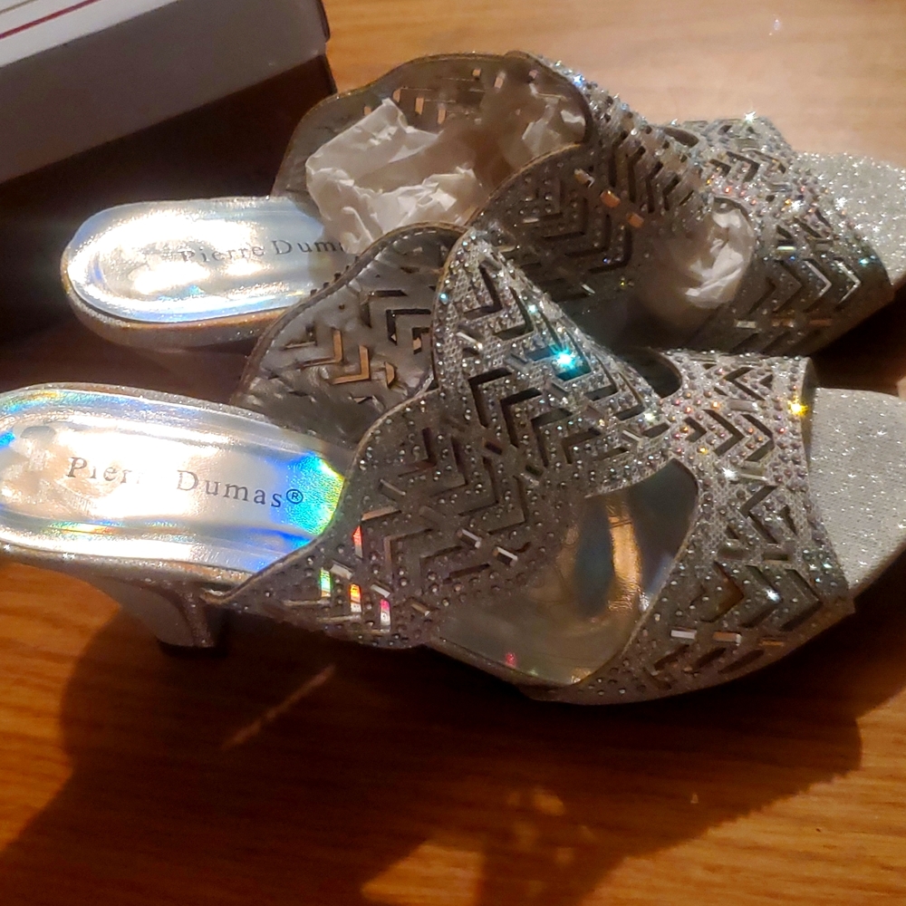 New with box  pierre dumas formal heels